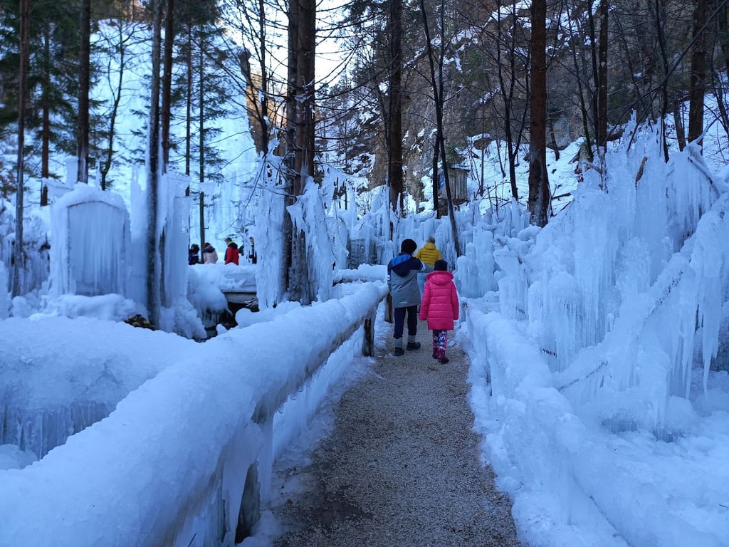 Mlačca Gorge / Ice Kingdom / Live Nativity Performance in Ice