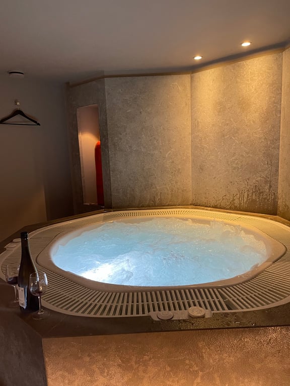 Le Pavillon de la Reine & Spa