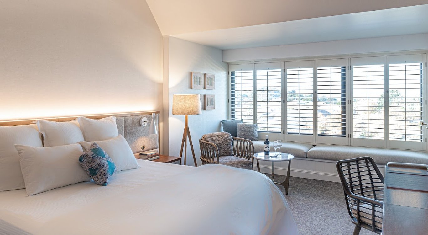 Portola Hotel