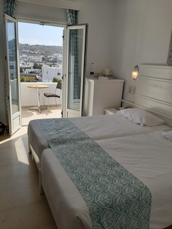 Yiannaki Hotel