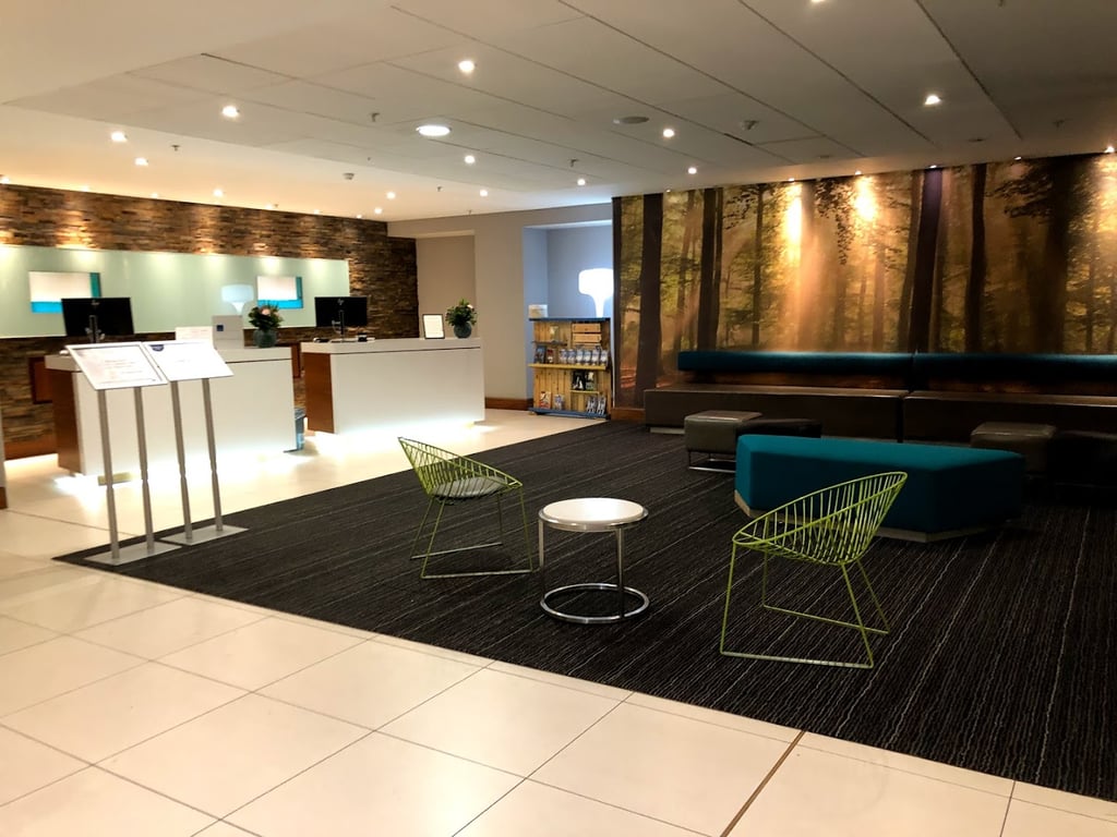 Novotel London West