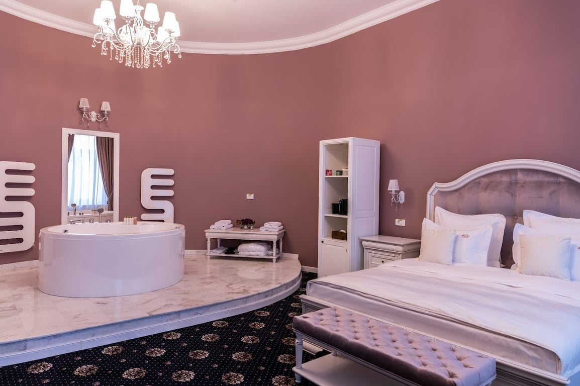 SIR LUXURY BOUTIQUE HOTEL