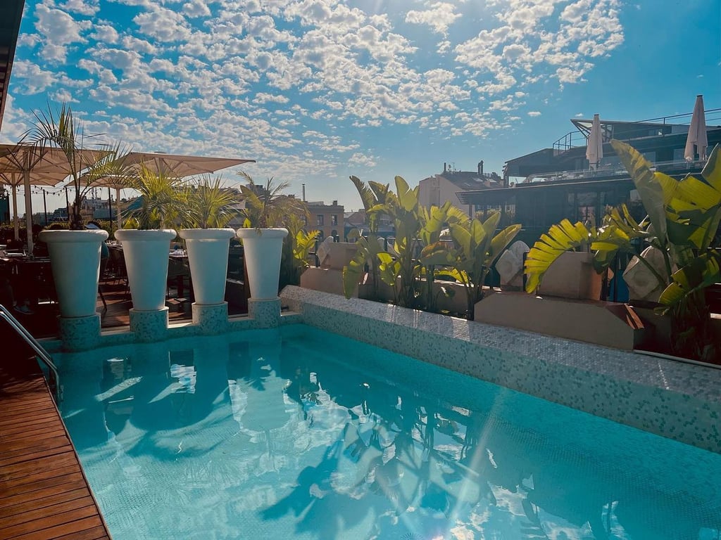 Monument Hotel