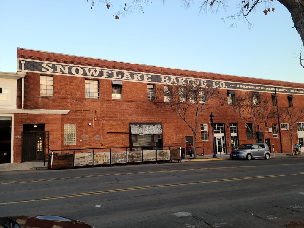 Moniker Warehouse