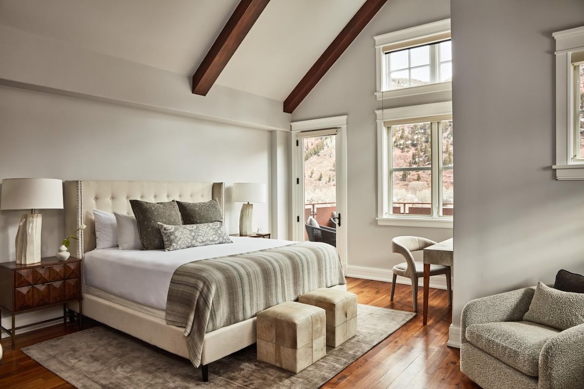 Element 52, Auberge Resorts Collection