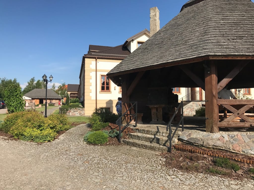 Dworek Stara Szkoła