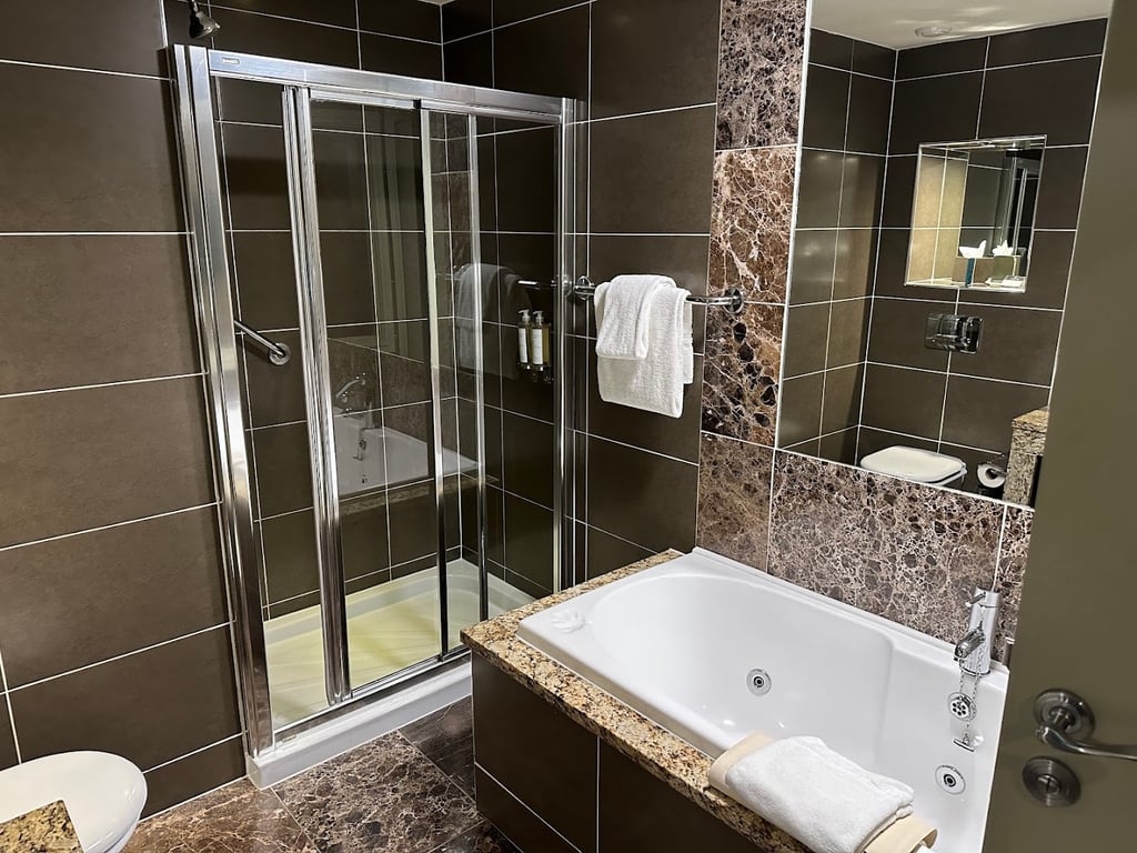 Westport Plaza Hotel, Spa & Leisure
