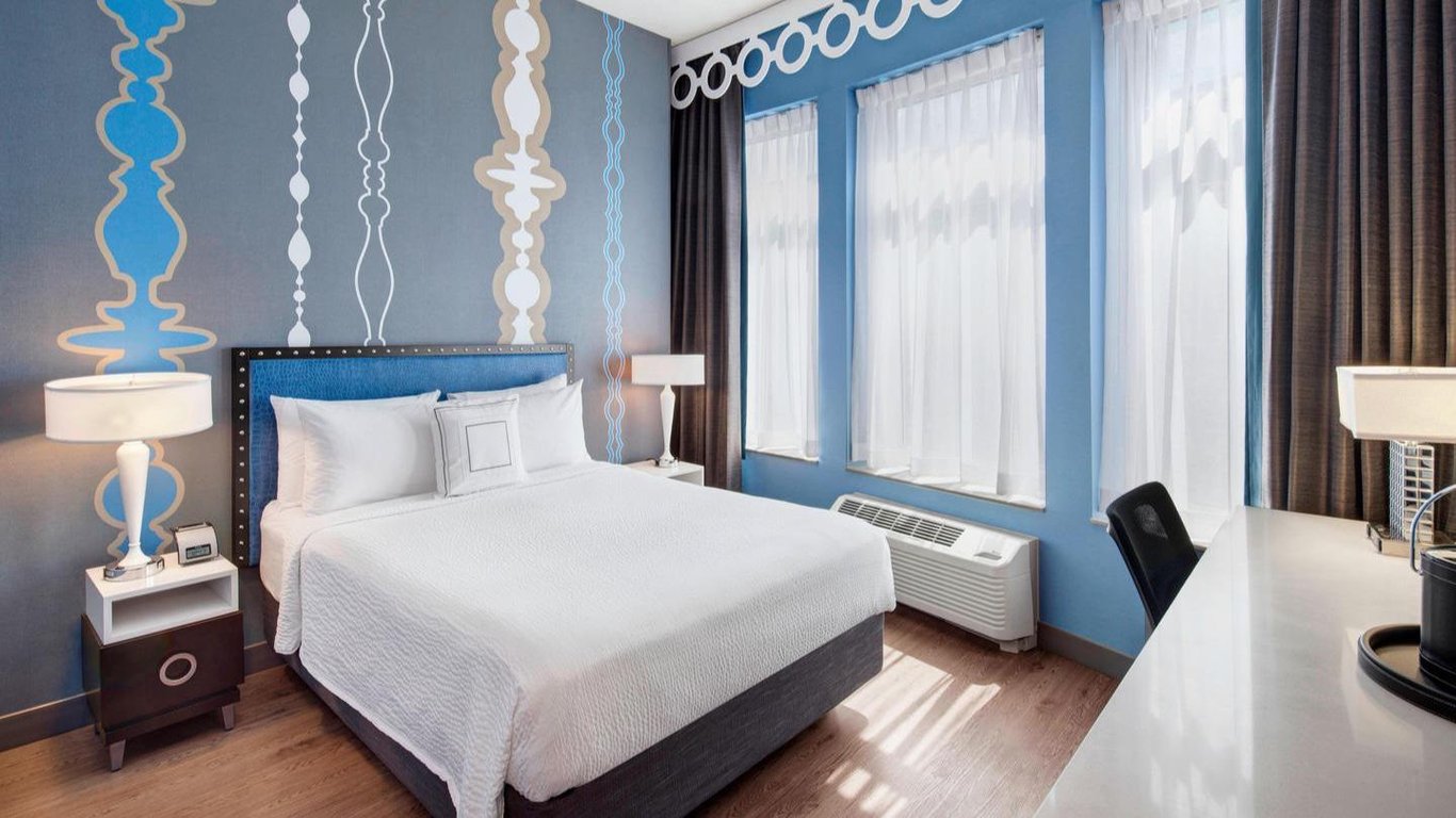 Fairfield Inn & Suites Chicago Downtown/ Magnificent Mile