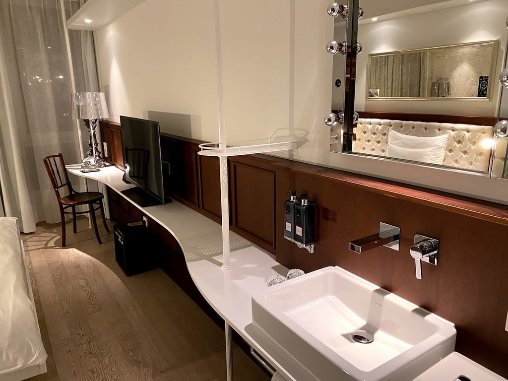 Ruby Lissi Hotel & Bar