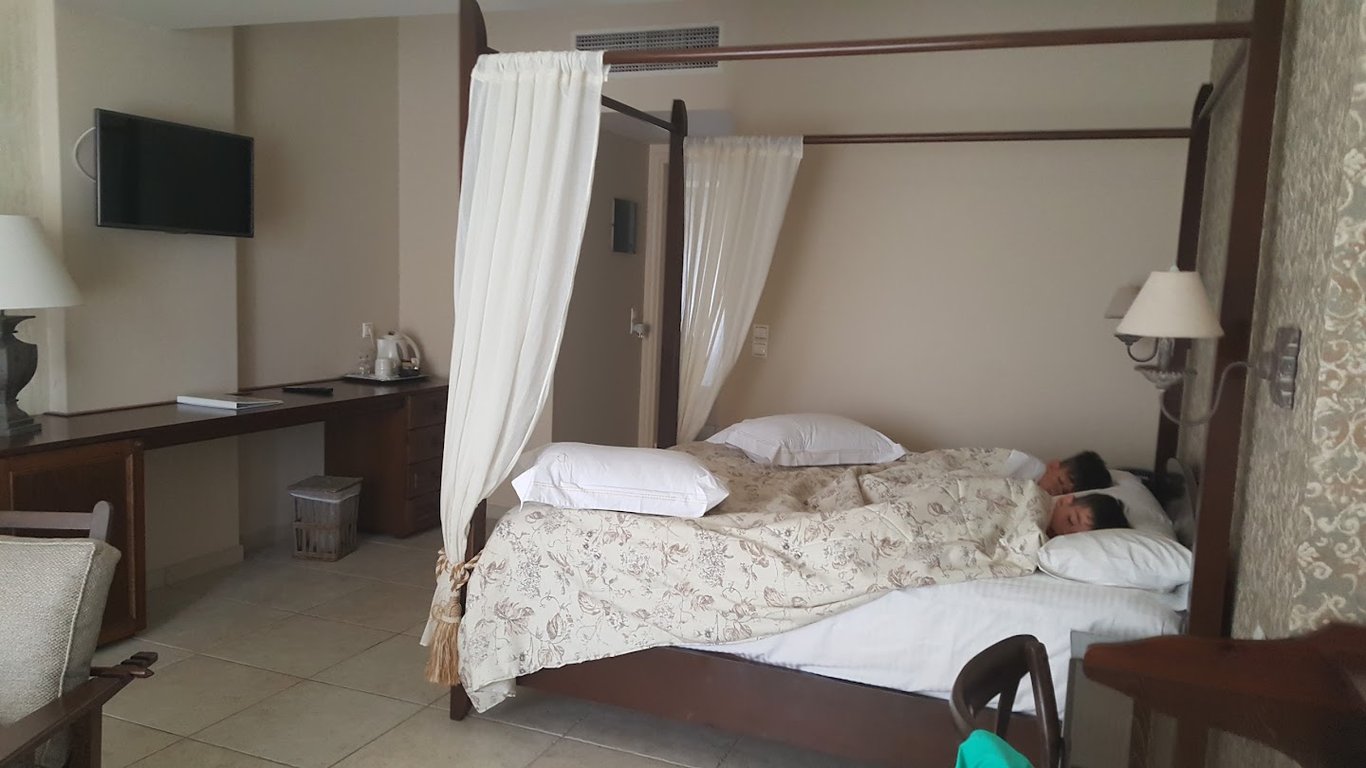Almyra Hotel