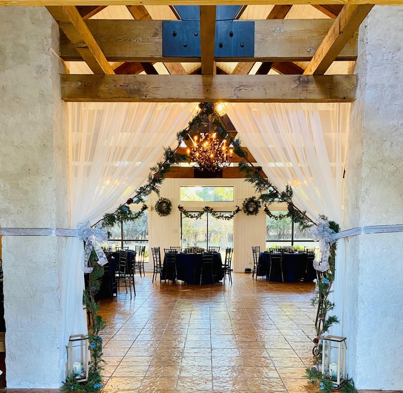 Los Encinos Hill Country Estate