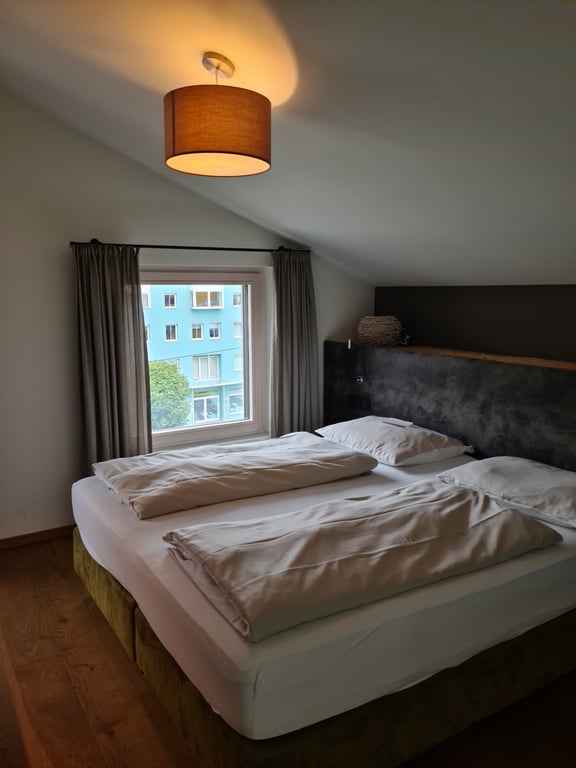 TWO TIMEZ - Boutique Hotel - with AC