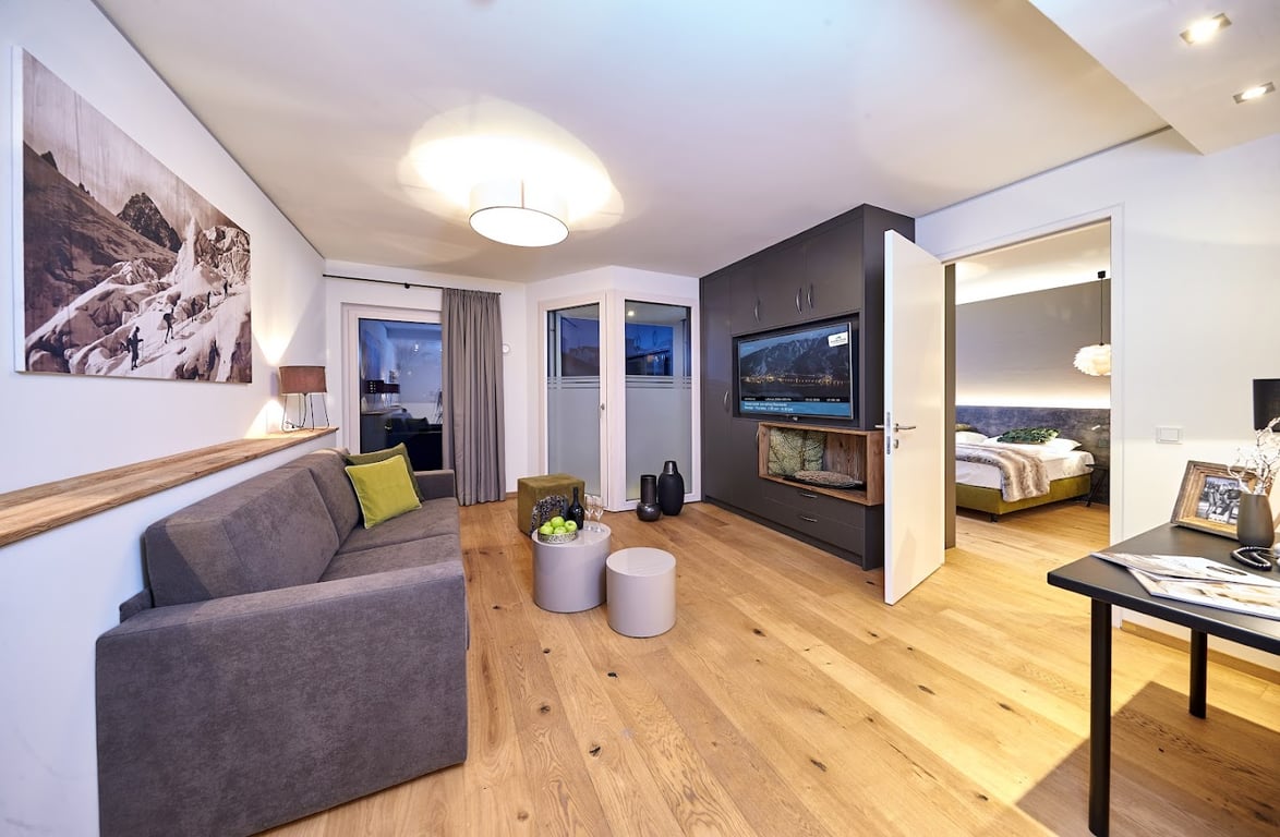 TWO TIMEZ - Boutique Hotel - with AC