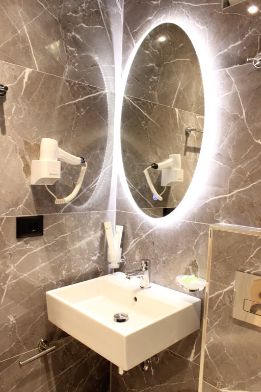 Bebi Hotel And Apartments