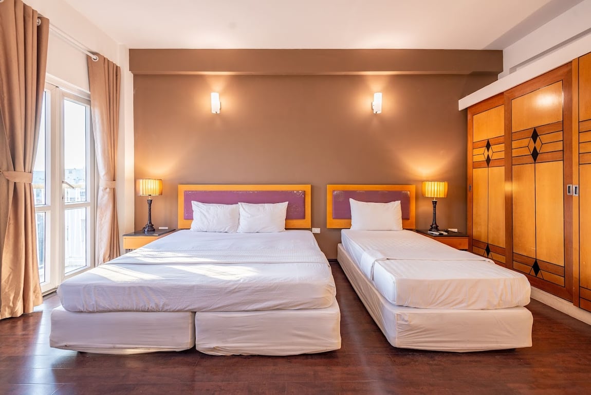 Golden Sunshine Villa Hotel and Travel