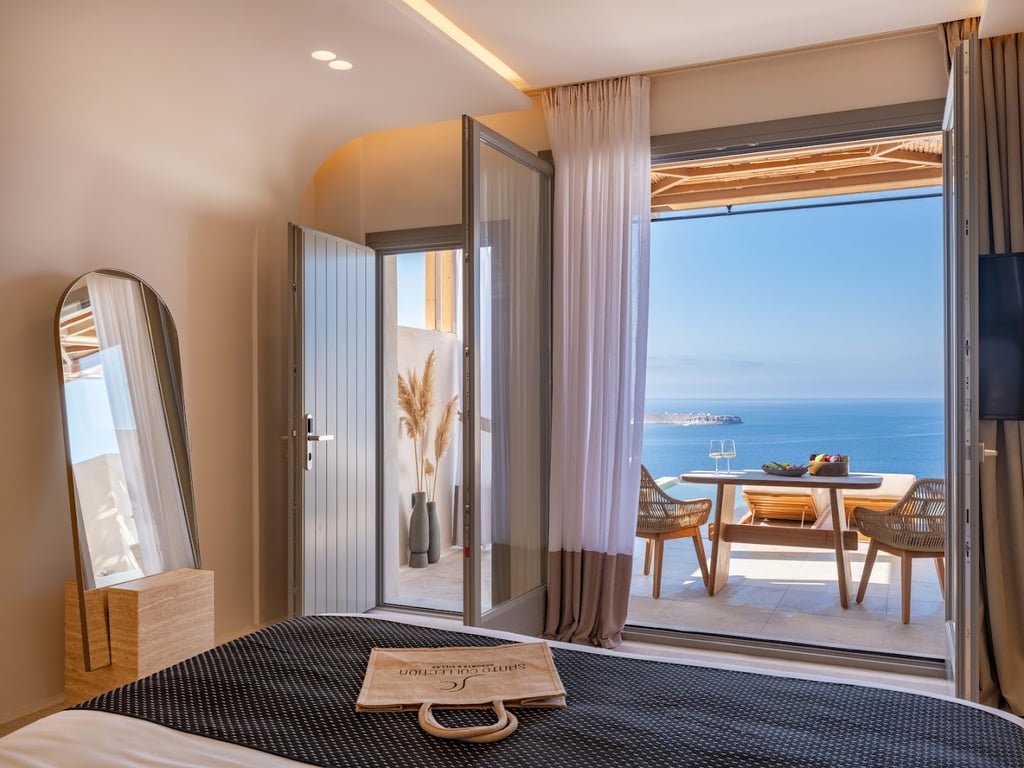 Santo Mine Oia Suites
