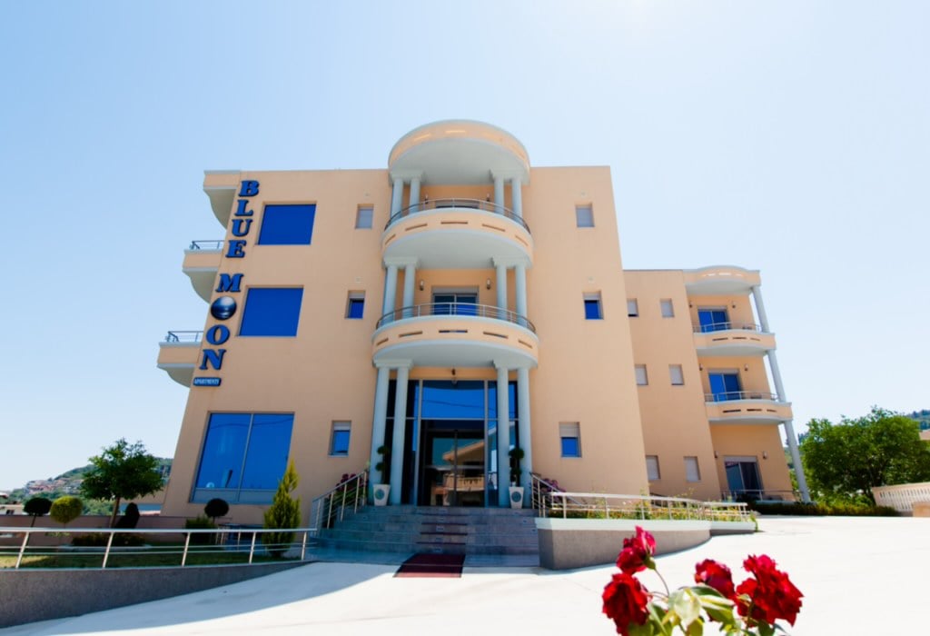 Hotel Blue Moon