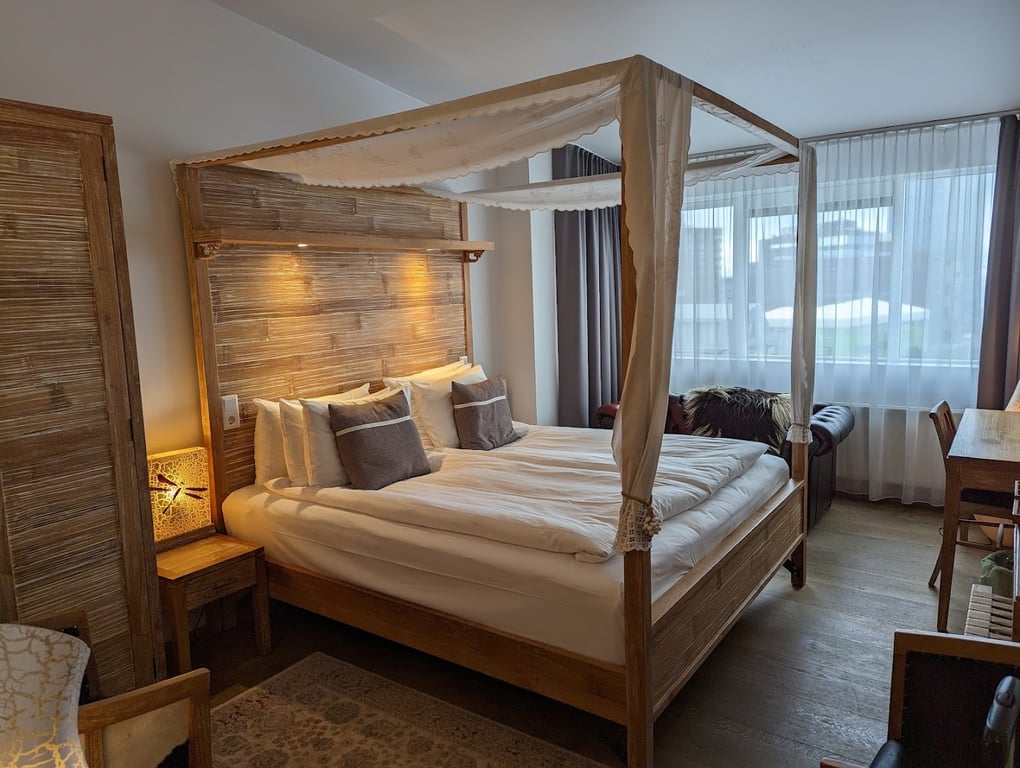 Eyja Guldsmeden Hotel