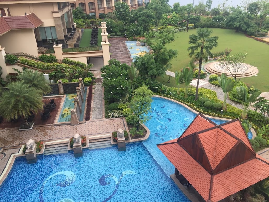 Landmark Mekong Riverside Hotel & Convention Center, (Vientiane)[17]