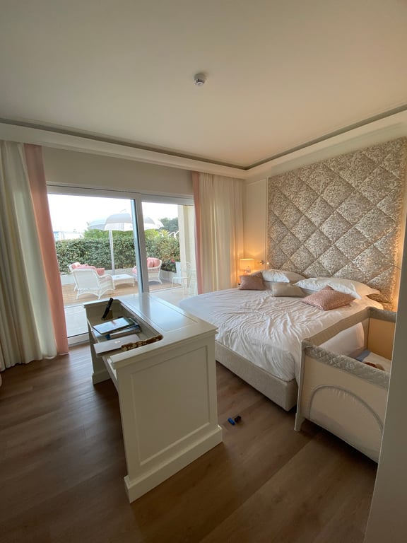 Riviera Resort Hotel