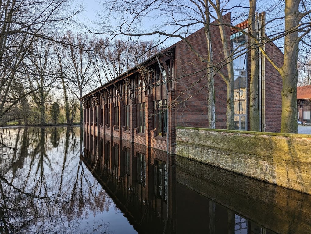 Lüttinghof  The castle in the water