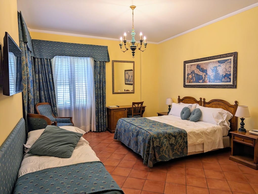 Hotel Sirius