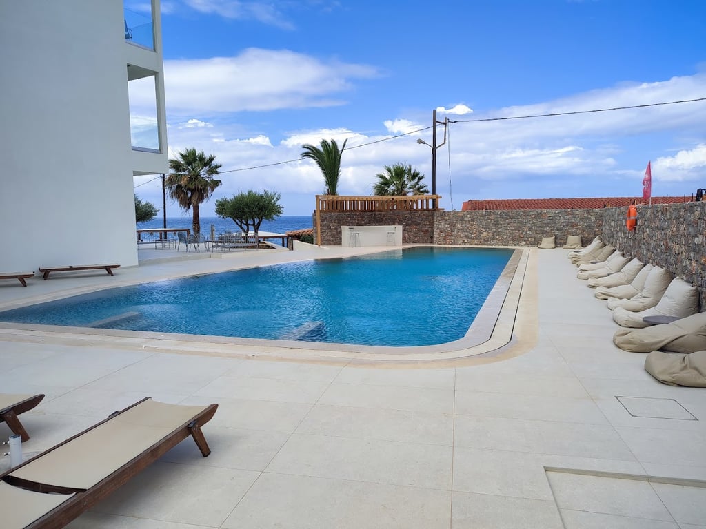 PHEIA, Vriniotis Resorts