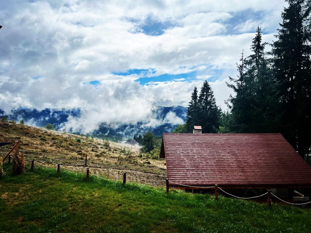 Tiarra Mountain Lodge