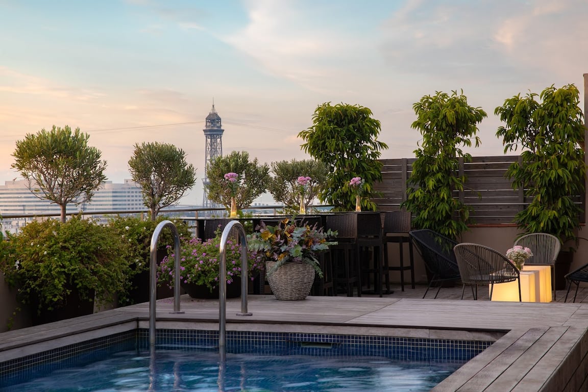 Duquesa Suites Landmark Hotel by Duquessa Hotel Collection