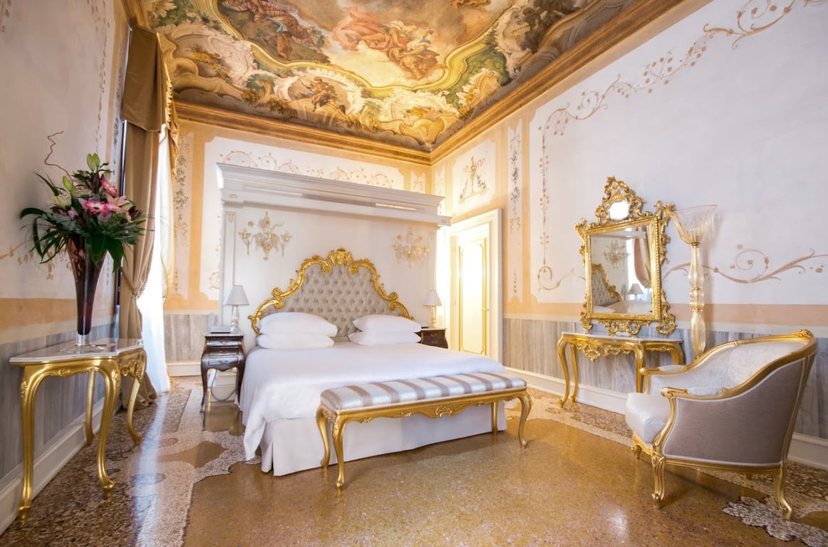 Ca' Bonfadini Historic Experience