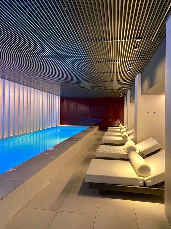 Kozmo Hotel Suites & Spa