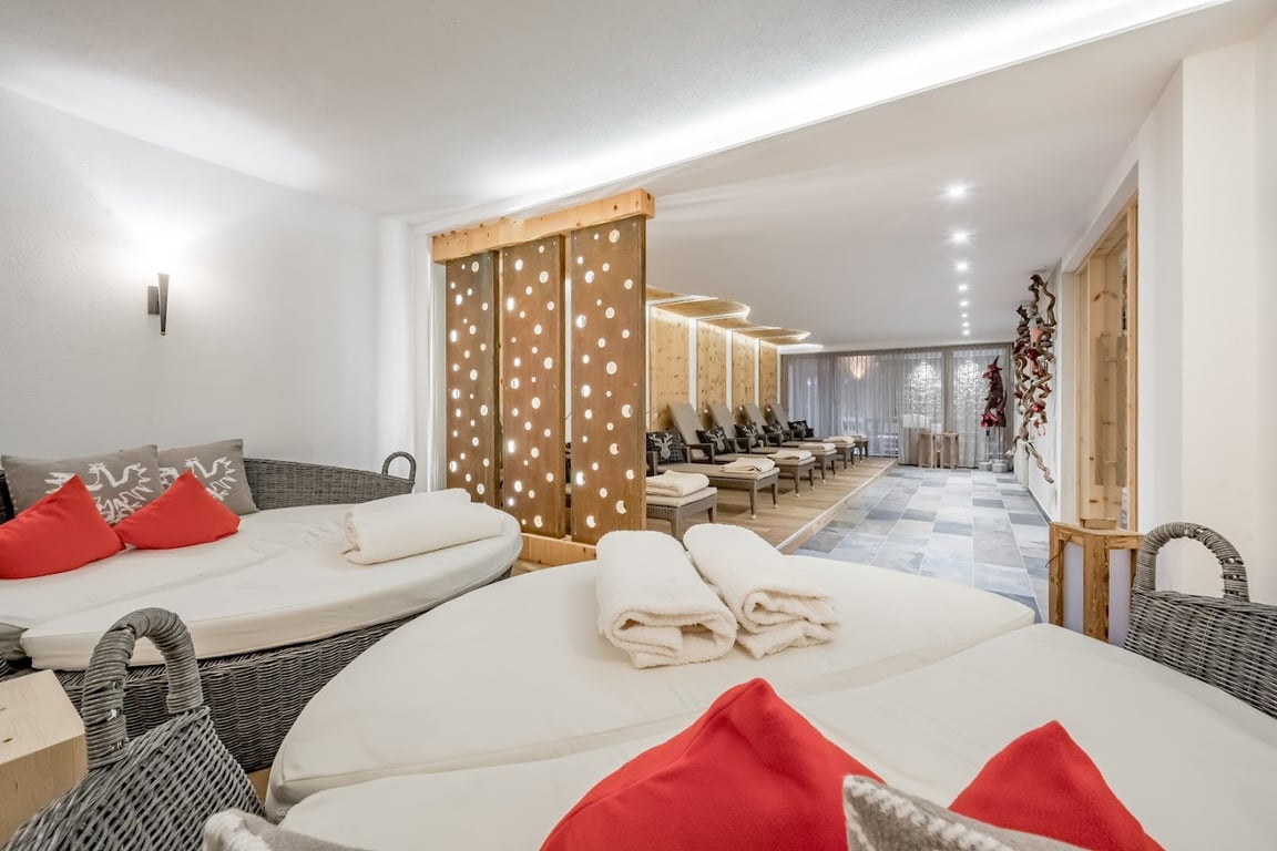 Tilia living