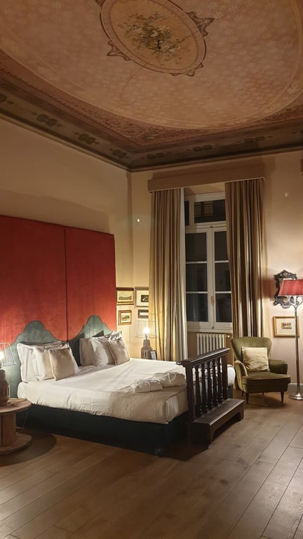 Soprarno Suites