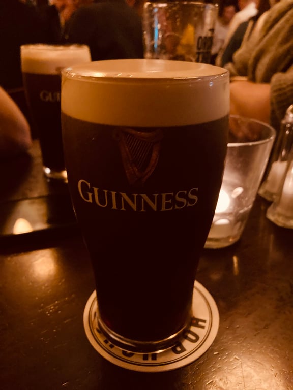 Cunningham's Bar - Food & Live Music