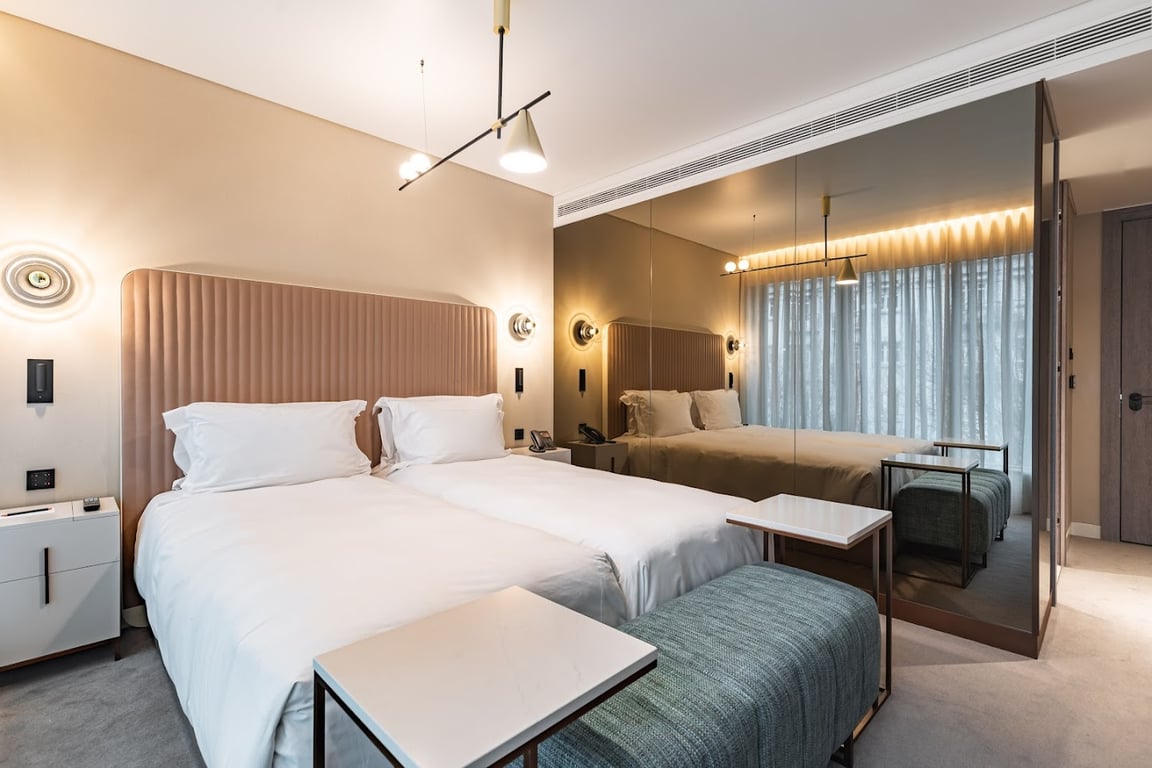 LUSTER Hotel