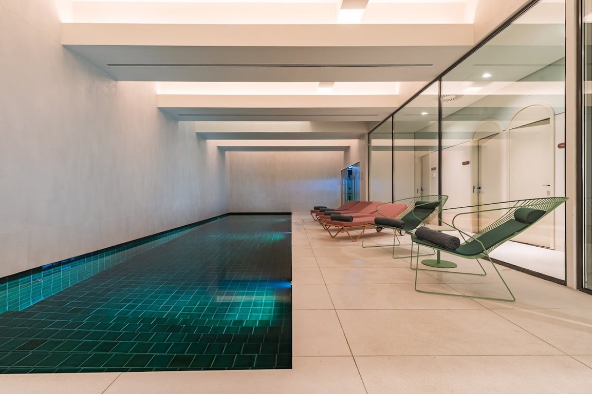 LUSTER Hotel