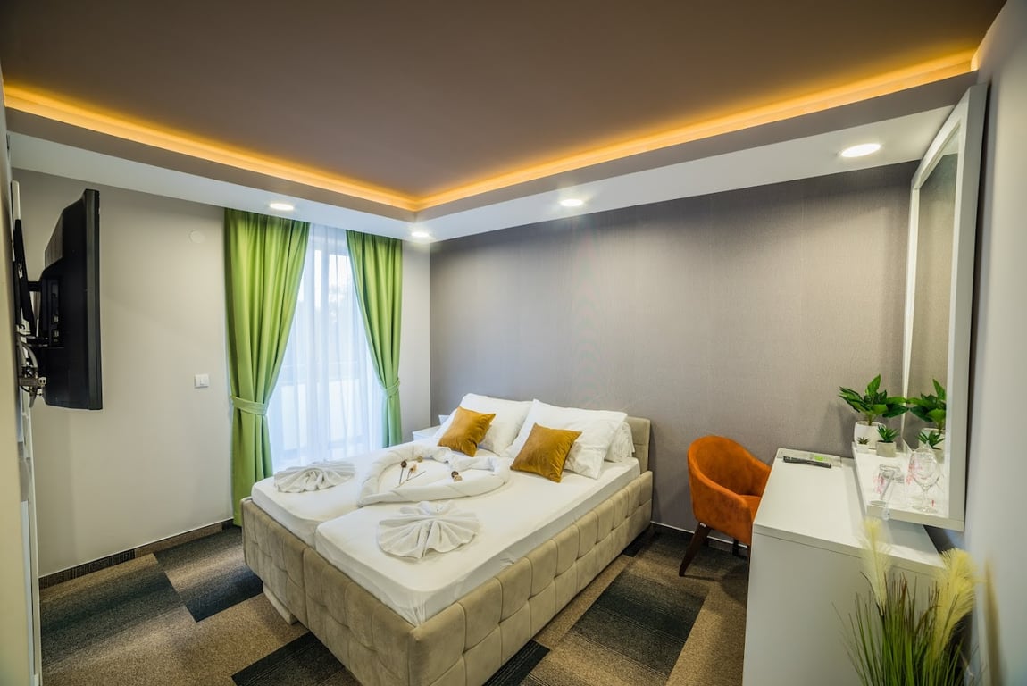 Hotel River