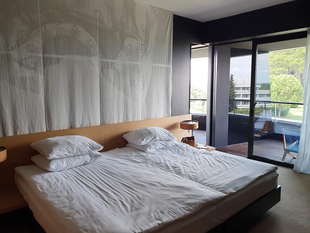Lone Hotel by Maistra Collection