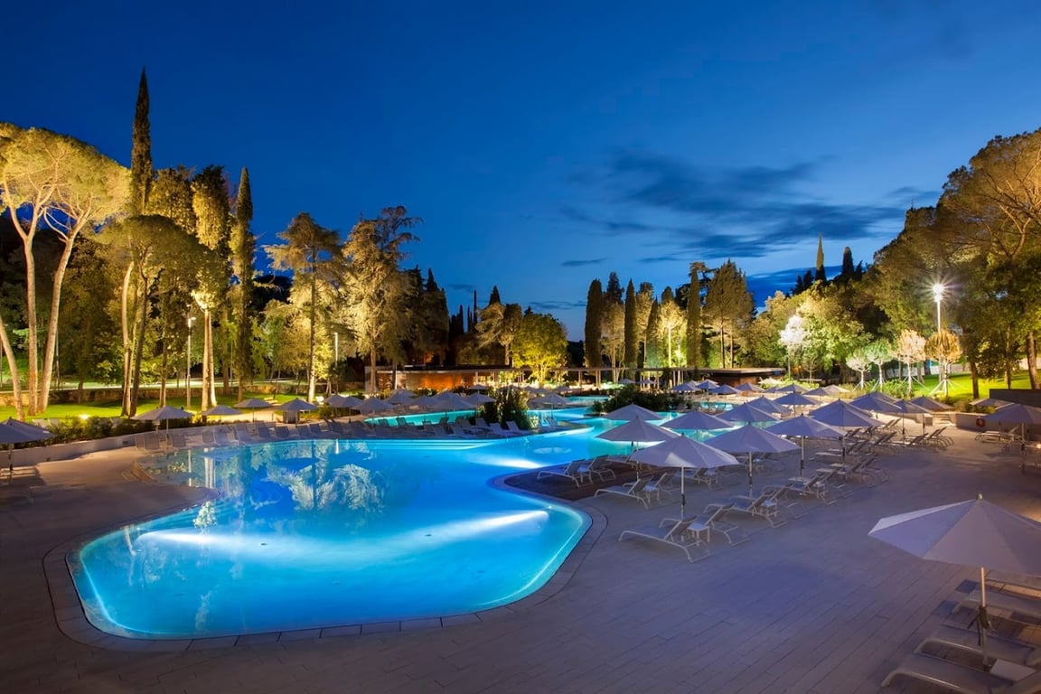 Lone Hotel by Maistra Collection