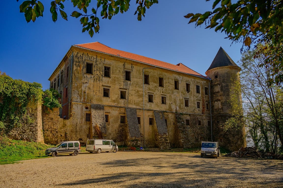 Podčetrtek Castle