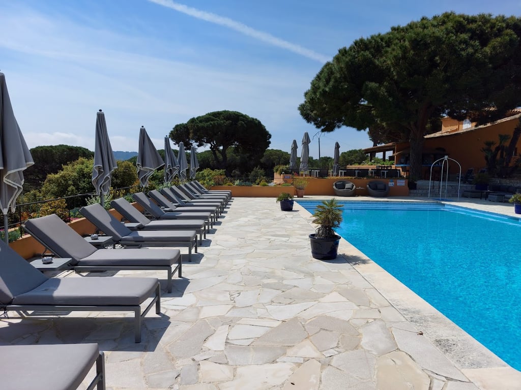 Hôtel les Bouis - Vue mer