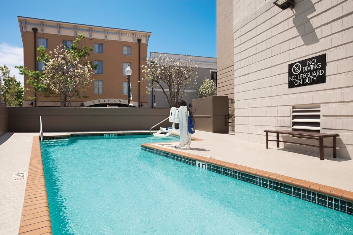 Embassy Suites Hotel New Orleans Convention Center
