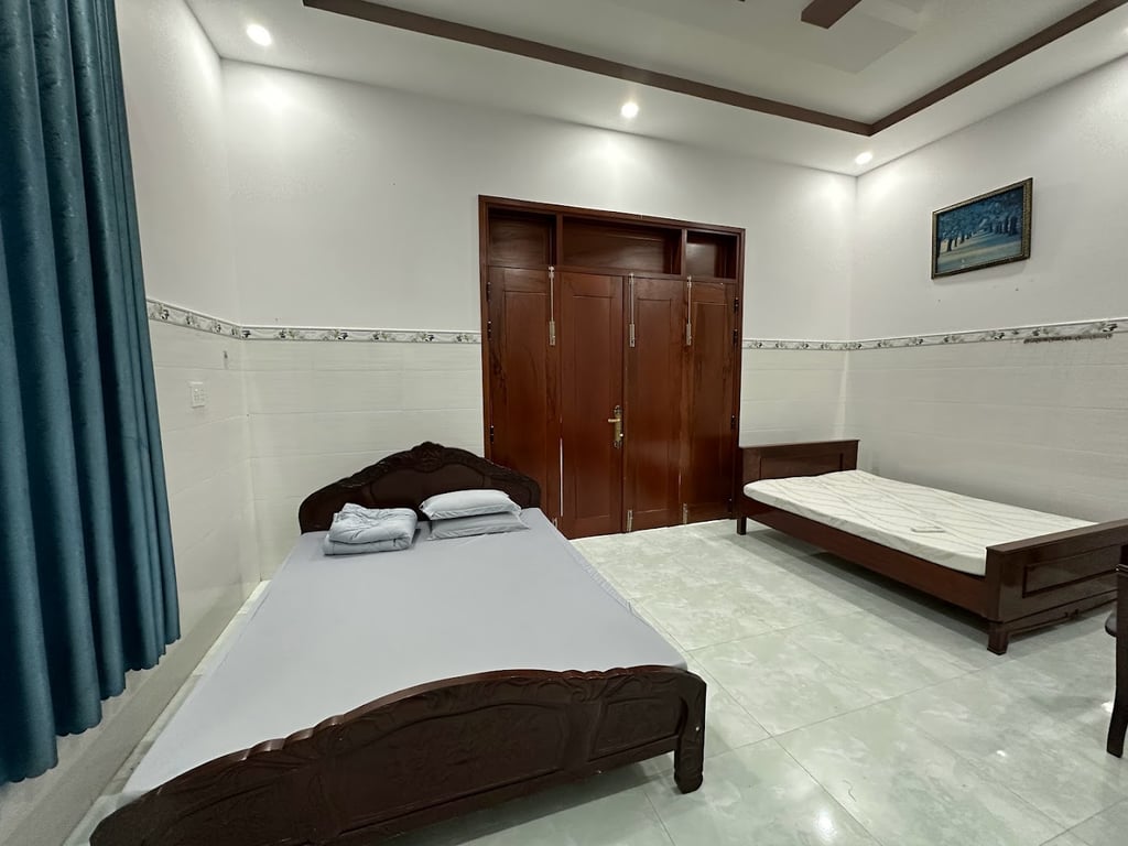 Khách Sạn Vinhomes Huỳnh Hotel