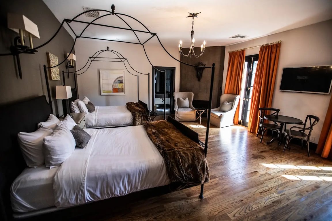 Hotel Domestique