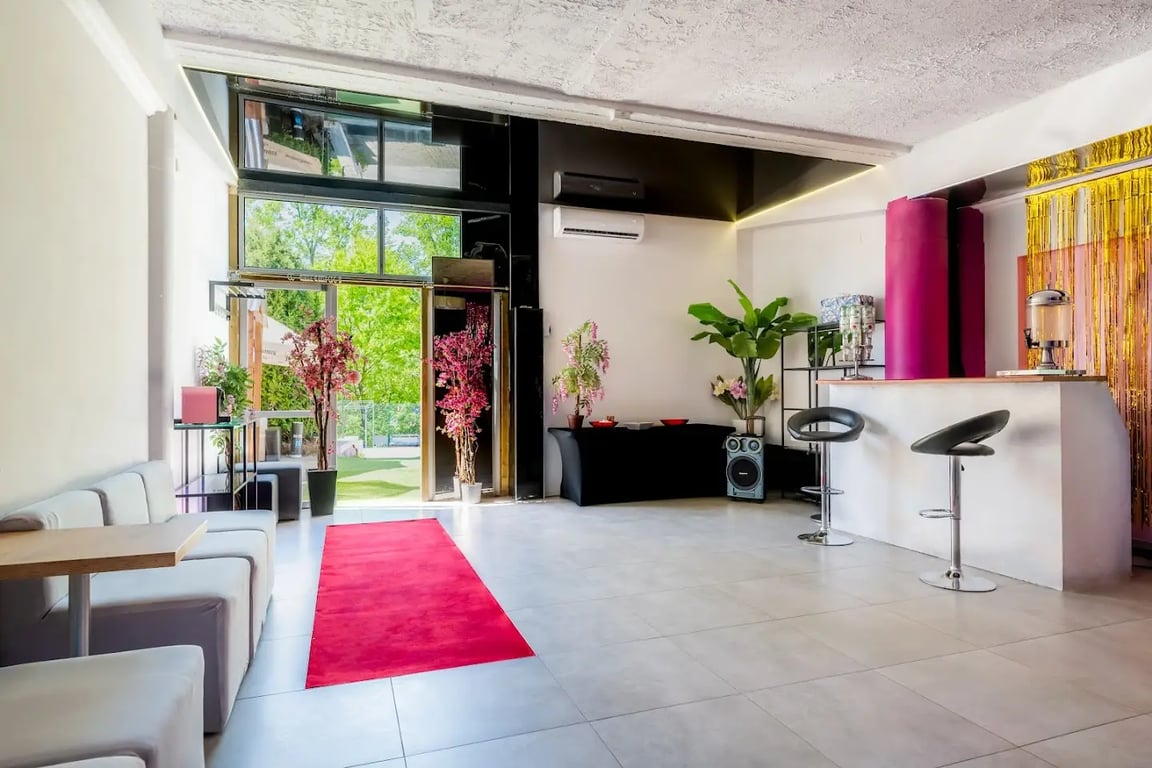 Studio 407 Lokal Na Urodziny