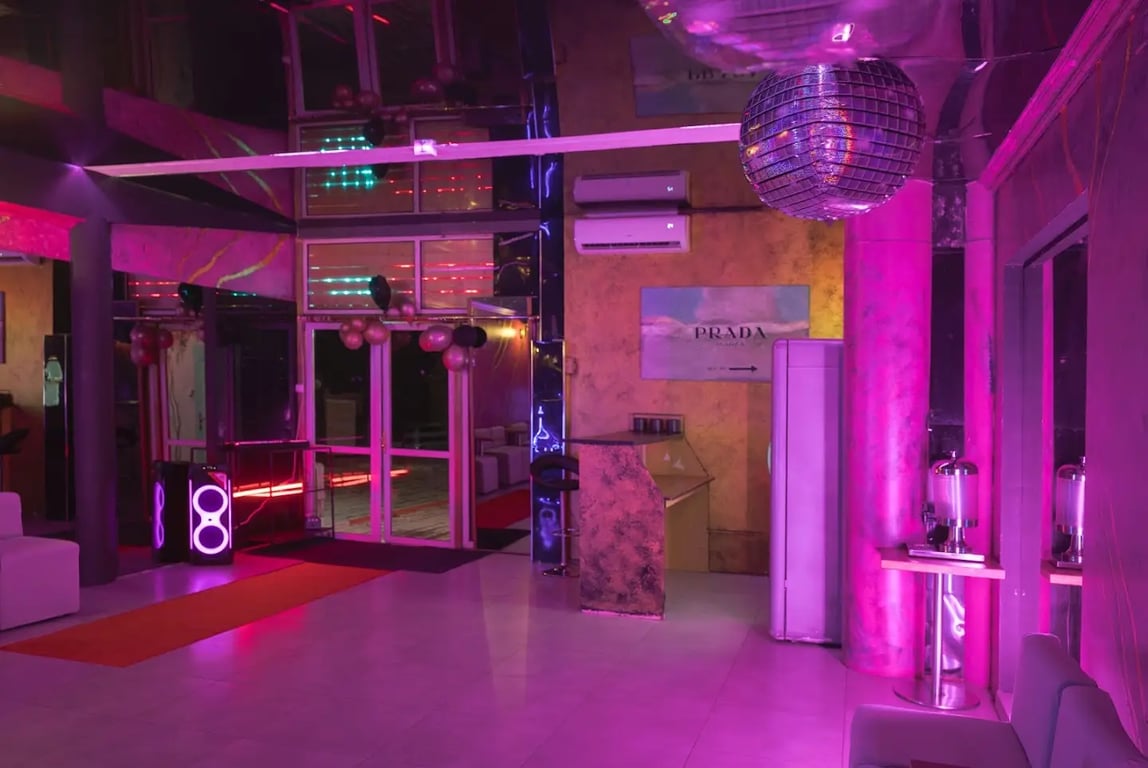 Studio 407 Lokal Na Urodziny