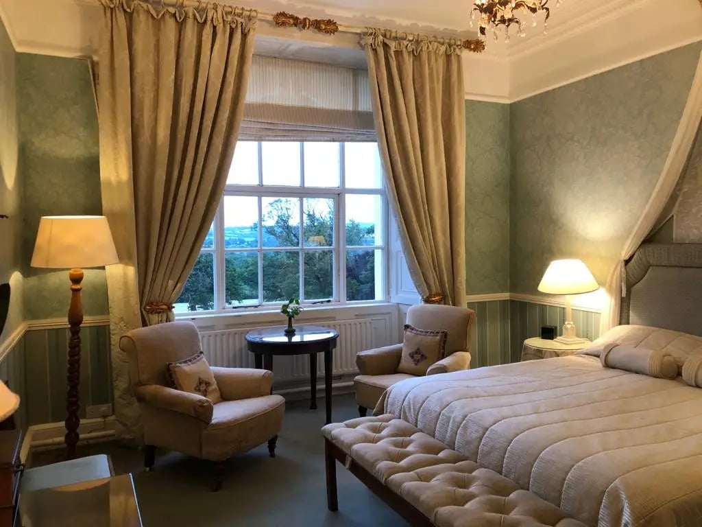 Longueville House