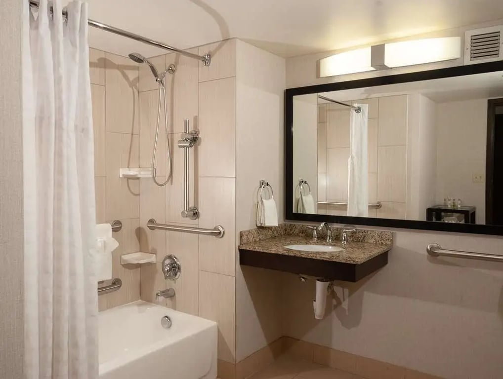 DoubleTree by Hilton Cleveland Downtown-Lakeside
