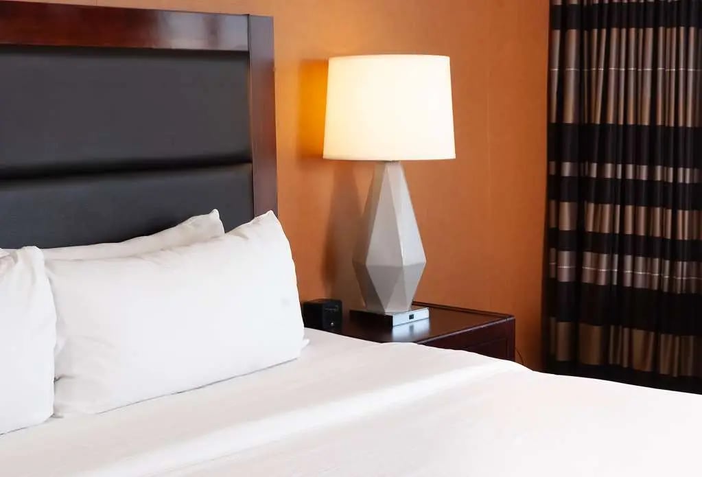 DoubleTree by Hilton Cleveland Downtown-Lakeside