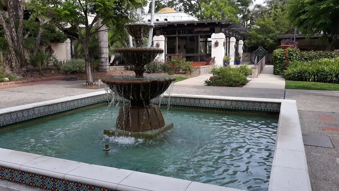 Los Angeles River Center And Gardens